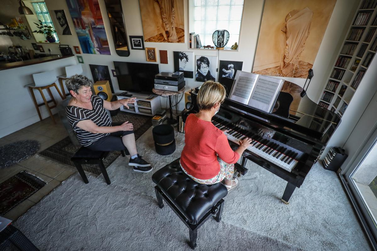 Cours de piano à domicile à La Rochelle avec Sylvie Marcireau